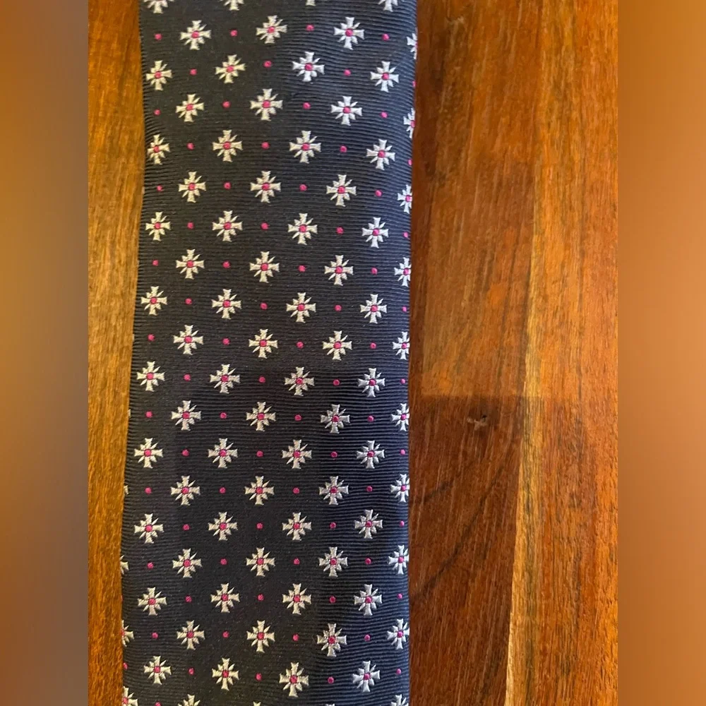 J Crew 100% Silk Foulard Neck Tie. New with tag.
